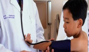 చిన్న వయసులోనే అధిక రక్తపోటు: నిశ్శబ్దంగా దాడి చేసే ప్రమాదకర వ్యాధి