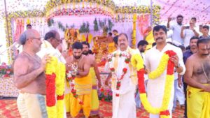 పాల్వంచలో భక్తి వైభవంగా శ్రీనివాస కళ్యాణ మహోత్సవం – పాల్గొన్న మంత్రులు పొంగులేటి, తుమ్మల